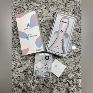 4 in 1 Facial Cleansing Brush